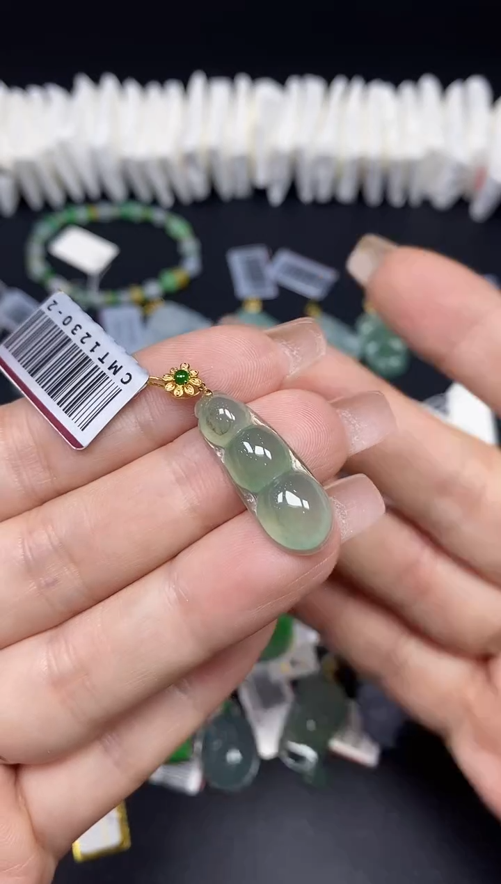 吊坠(不含链)18K金镶嵌翡翠豆子18K金扣镶嵌@@CMT1230-2