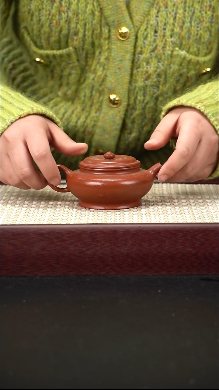 茶壶紫砂红降坡  虚扁