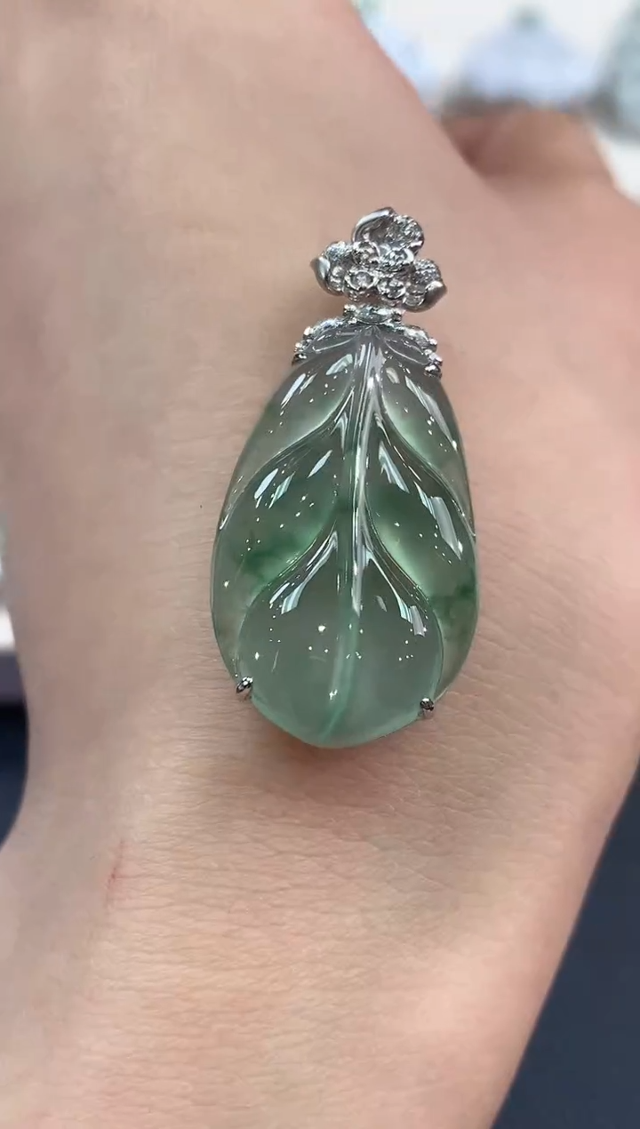 【闪购商品】翡翠吊坠(不含链)18K金镶嵌 B146