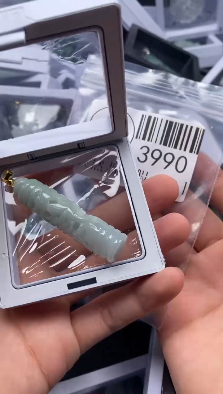 吊坠(不含链)未镶嵌翡翠3990