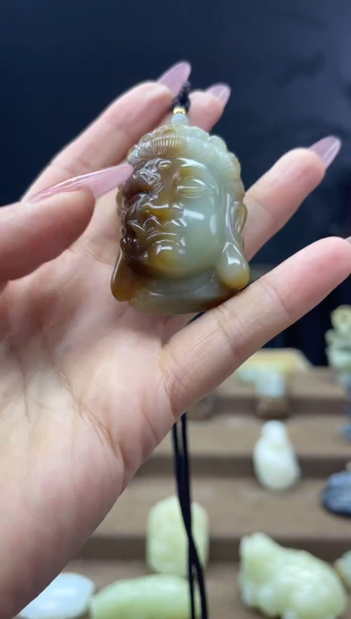 颈饰未镶嵌和田玉1