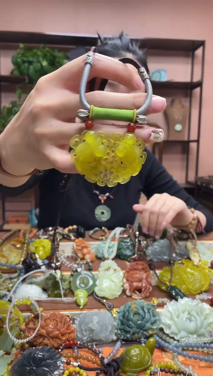 未镶嵌岫玉吊坠·2