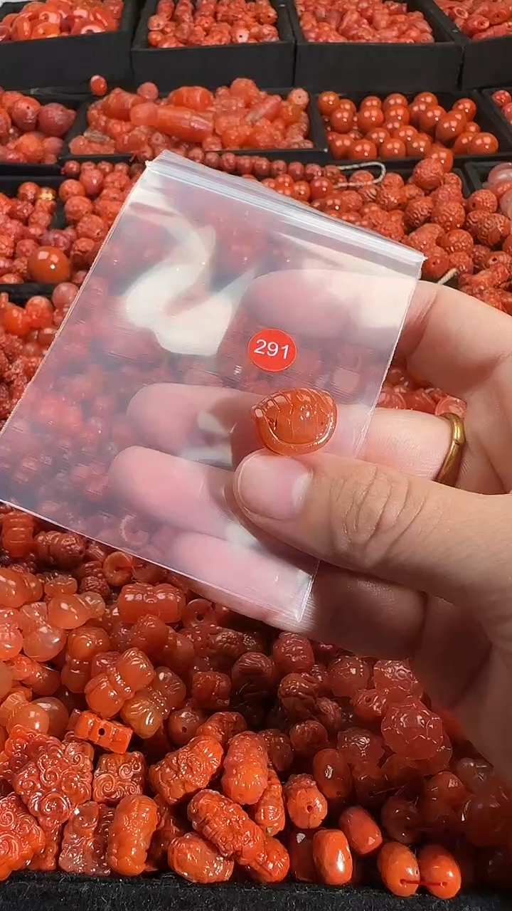 颈饰未镶嵌南红玛瑙1