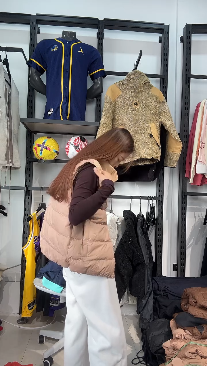 3574 编码  瑕疵直播间过款为准 尺码 XL  身高  