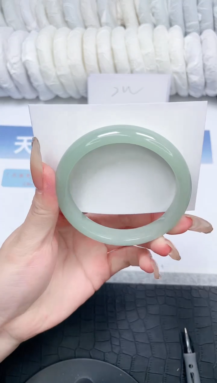 【闪购商品】石英质玉手镯未镶嵌Z345-60.5