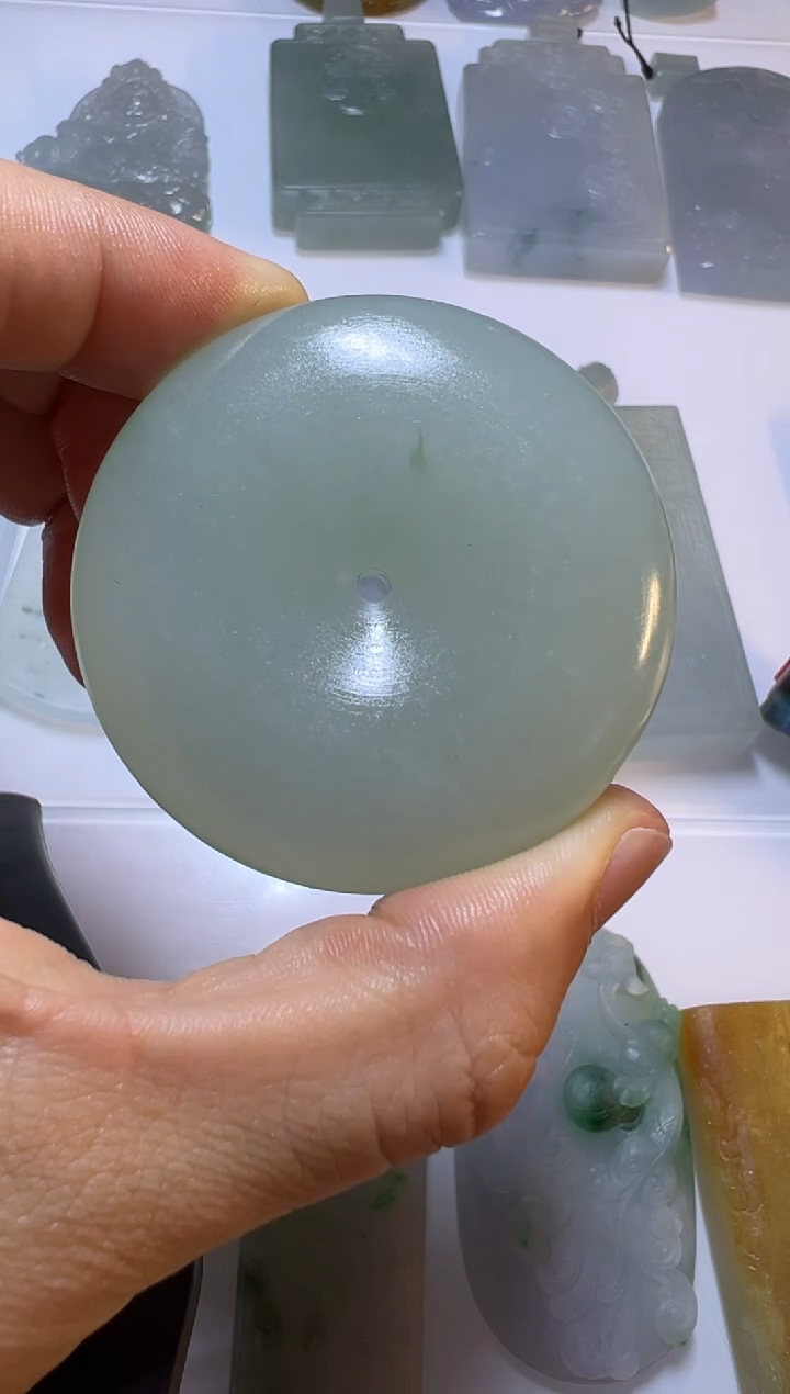 定制翡翠未镶嵌扣子