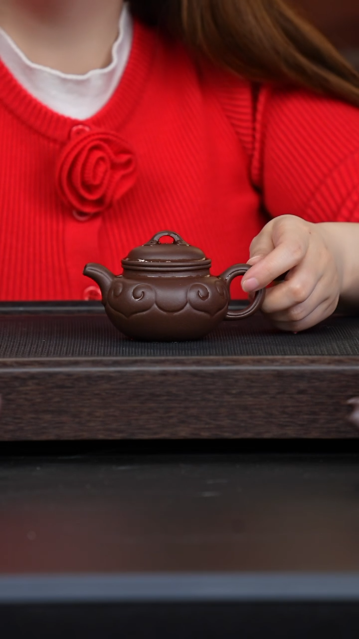 【闪购商品】紫砂茶壶四号井底槽青仿古如意