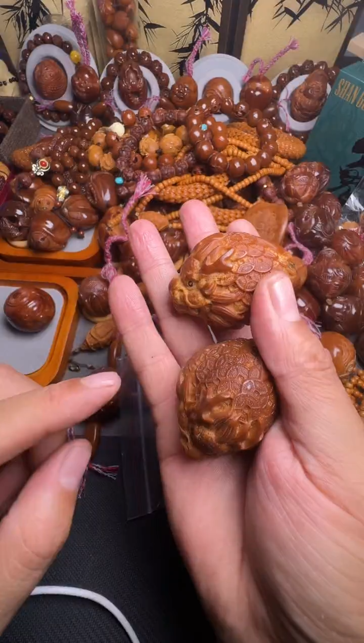 手串橄榄核龙龟一个