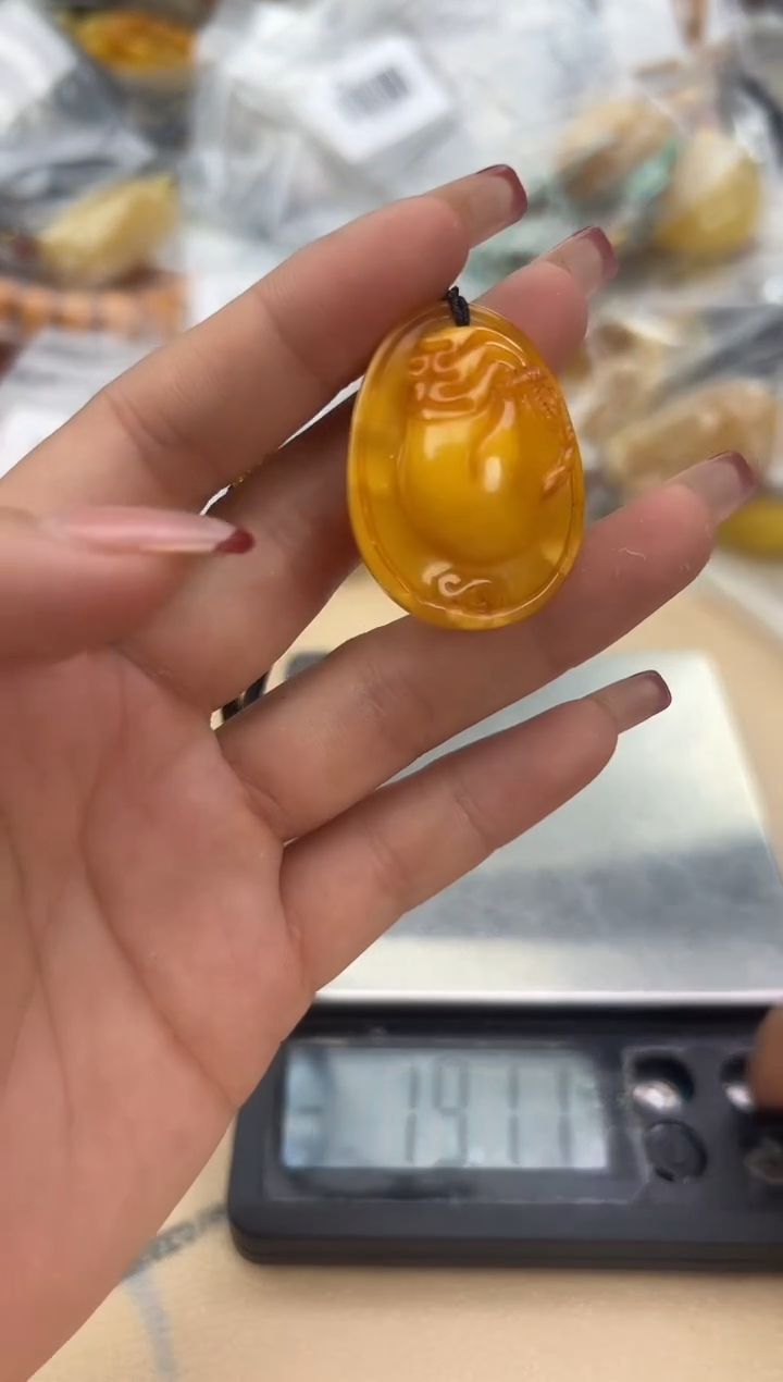 【闪购商品】琥珀裸石未镶嵌蜜蜡吊坠