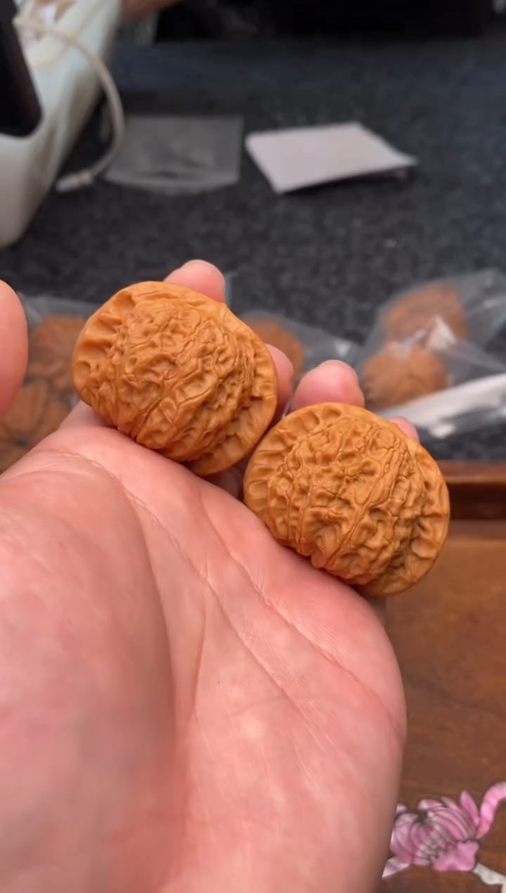 【闪购商品】文玩核桃把件G165号39尺血麒麟