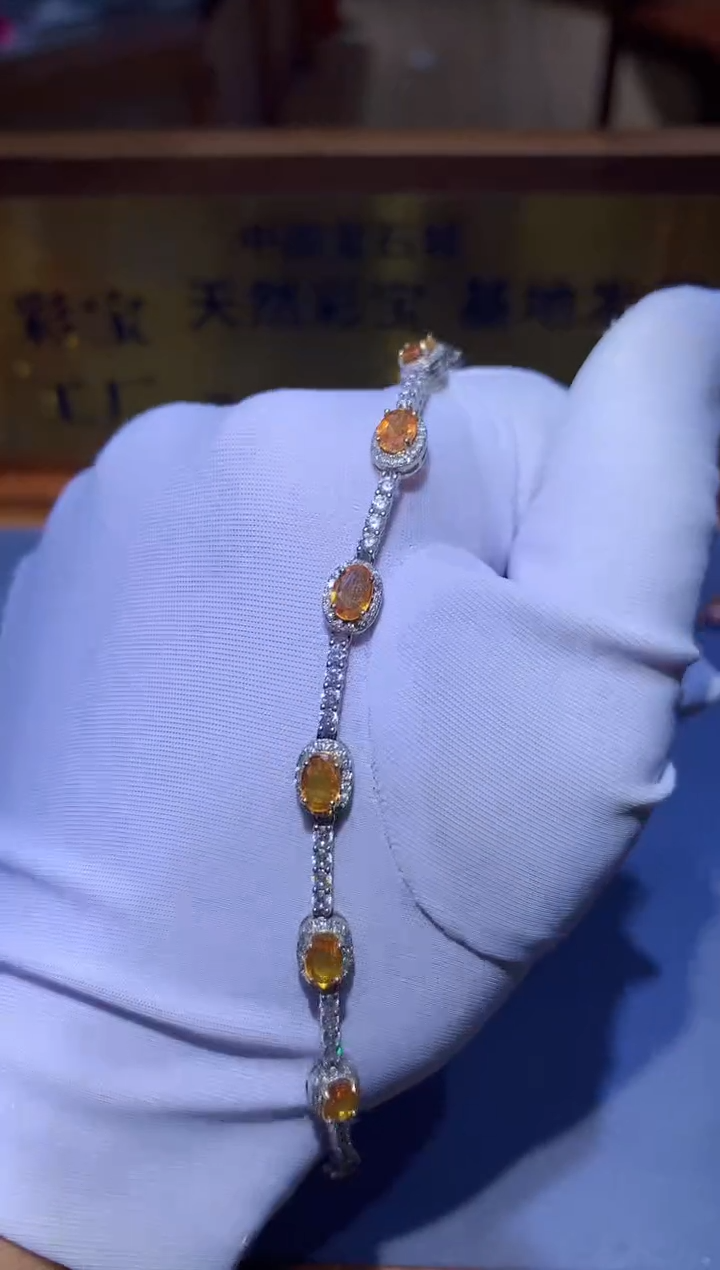 【闪购商品】蓝宝石手链银S925镶嵌........