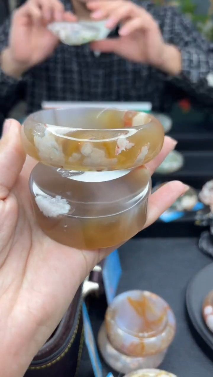 【闪购商品】石英质玉手镯未镶嵌568（66圈赠送镯心）