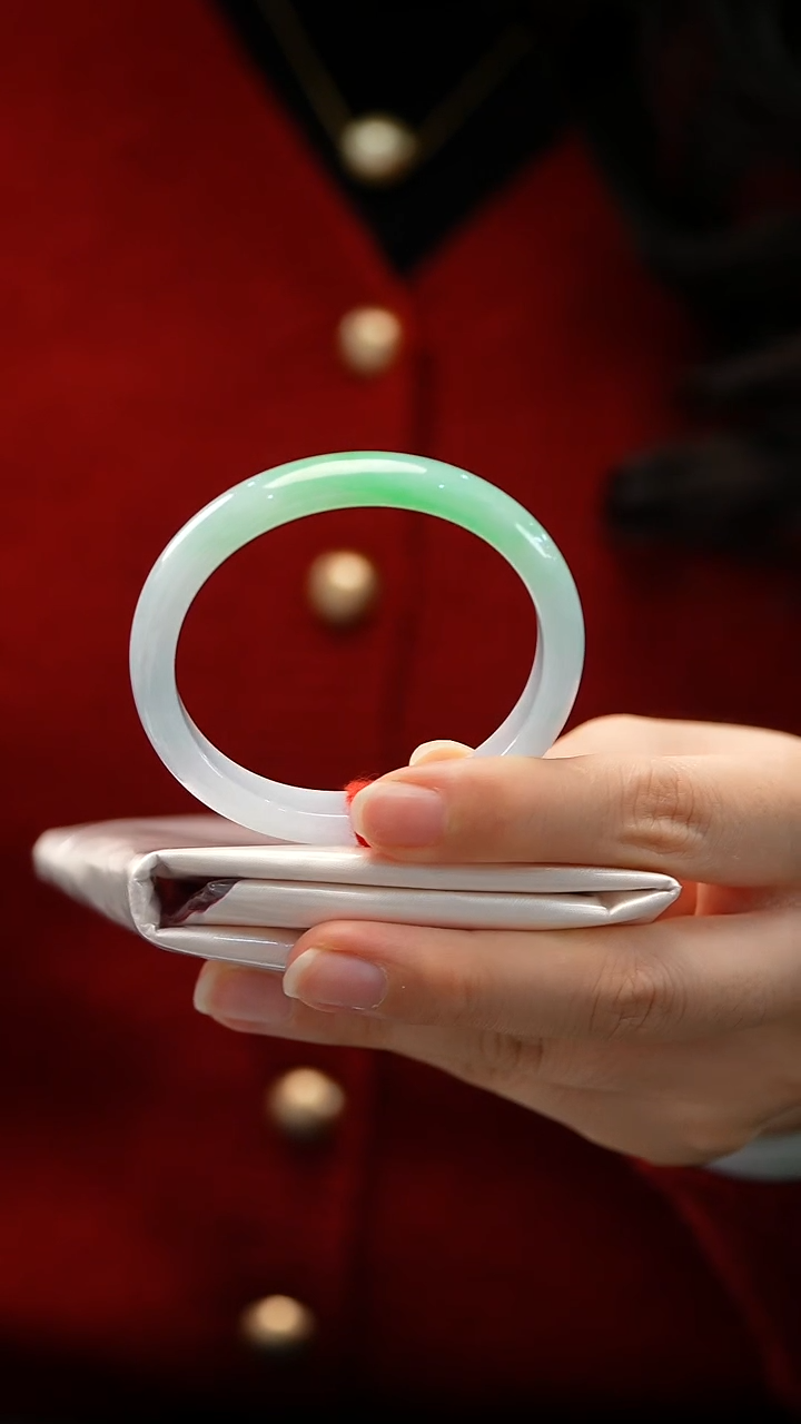 未镶嵌手镯翡翠70号 贵妃