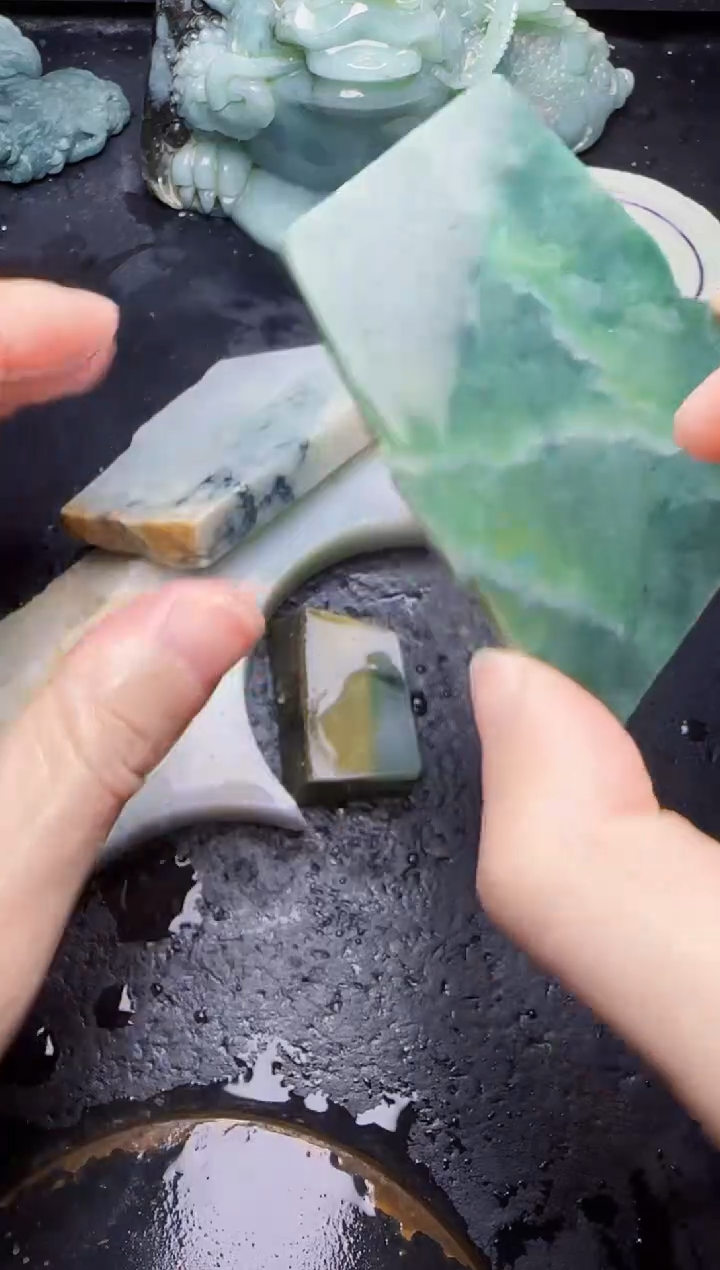 颈饰未镶嵌翡翠梁**畔117
