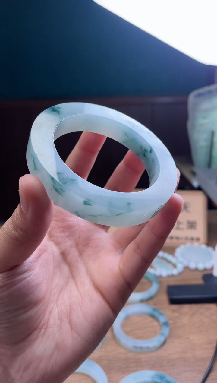 【闪购商品】定制翡翠手镯未镶嵌定制