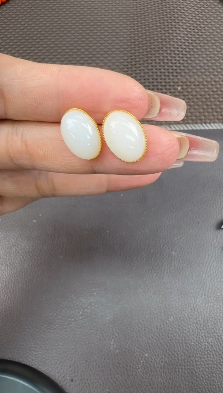【闪购商品】和田玉耳饰18K金镶嵌一对