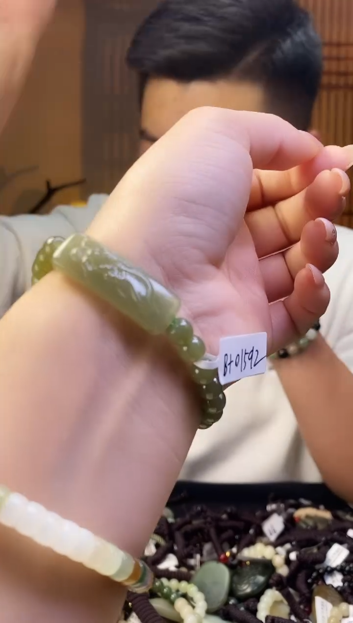 【闪购商品】和田玉颈饰未镶嵌多样性发货，拍一发一