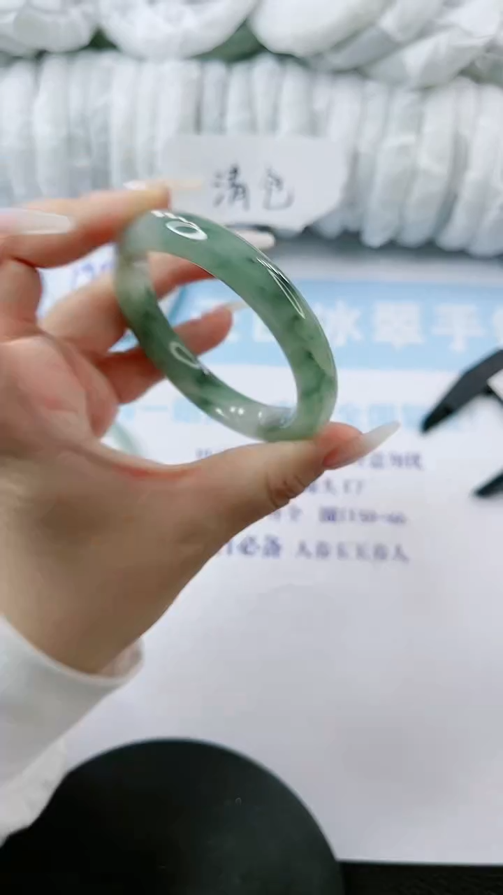 【闪购商品】石英质玉手镯未镶嵌多样性发货V563