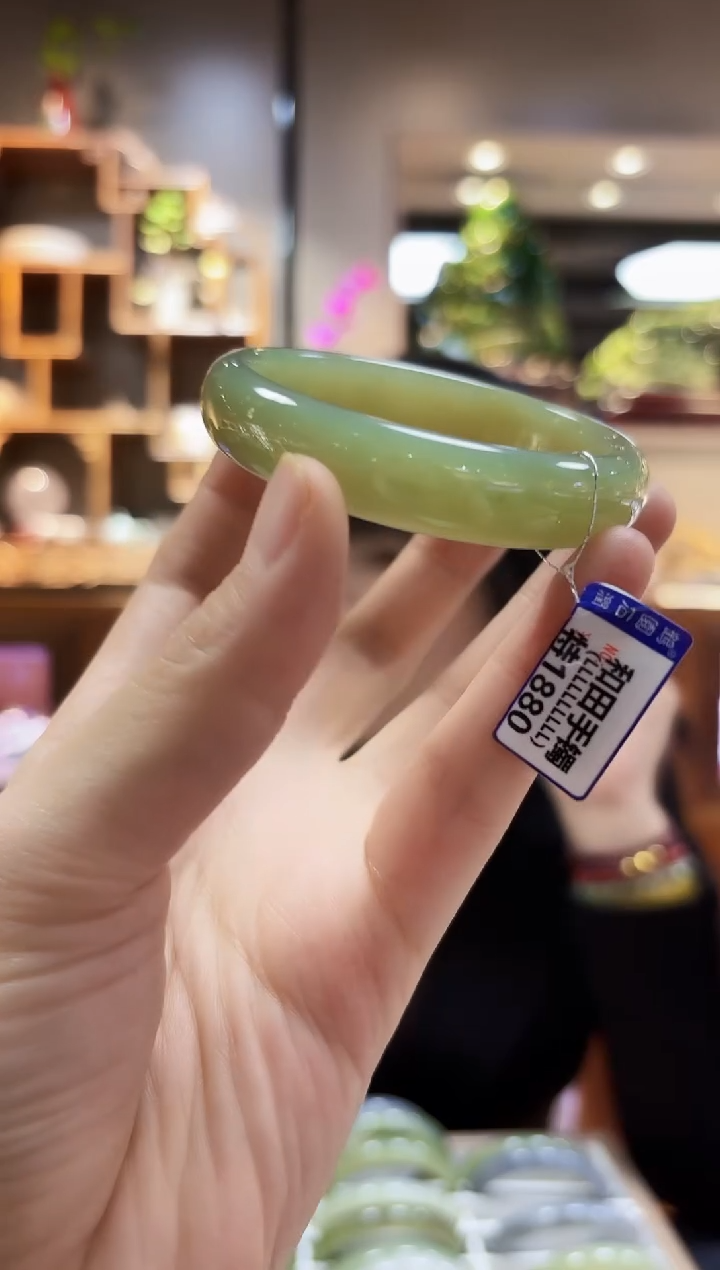 【闪购商品】和田玉手镯未镶嵌54.3