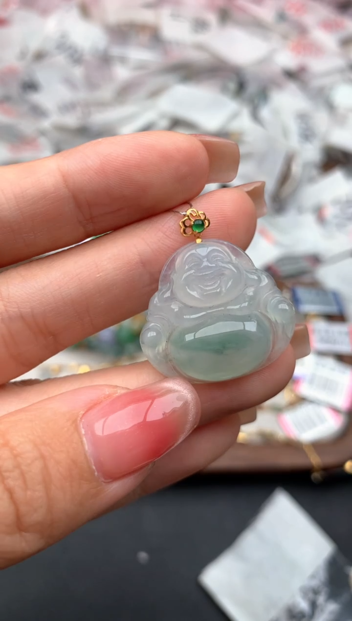 18K金镶嵌挂件翡翠一