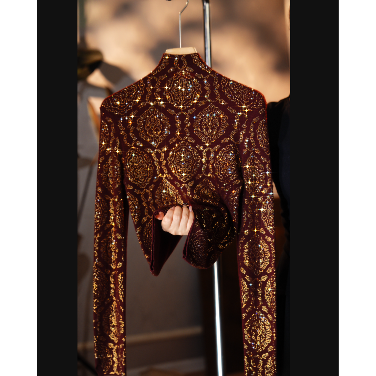 912-辣辣（赤金缠枝 ）2025新款百搭减龄烫钻重工气质时尚打底衫