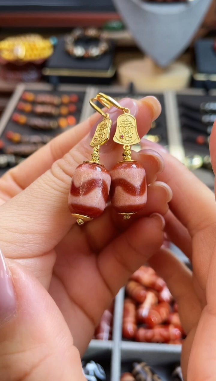 未镶嵌耳饰玛瑙/玉髓美泓精品高油红肉虎牙耳饰