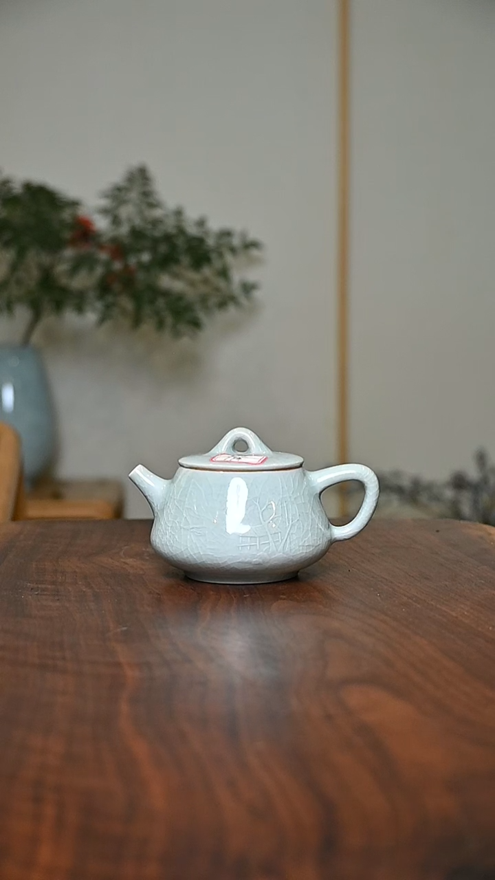 11#石瓢壶 粉青釉 微瑕 朱字款