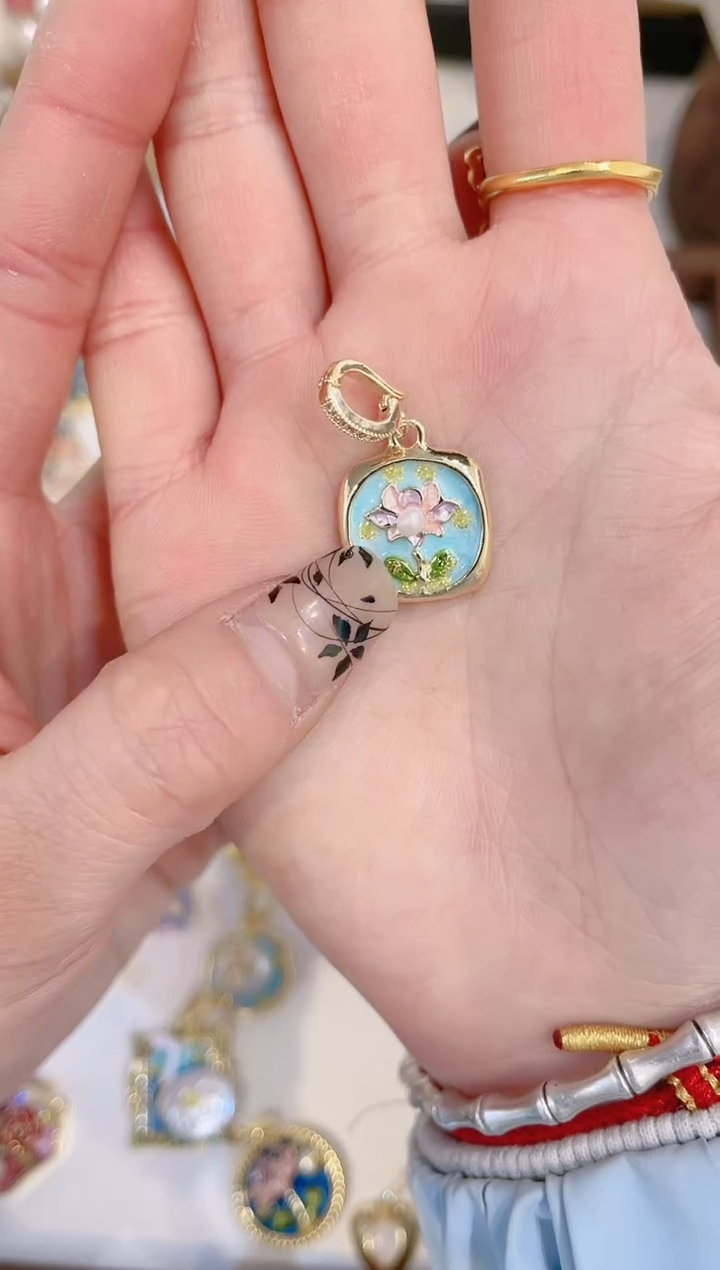 【闪购商品】淡水珍珠颈饰合金吊坠