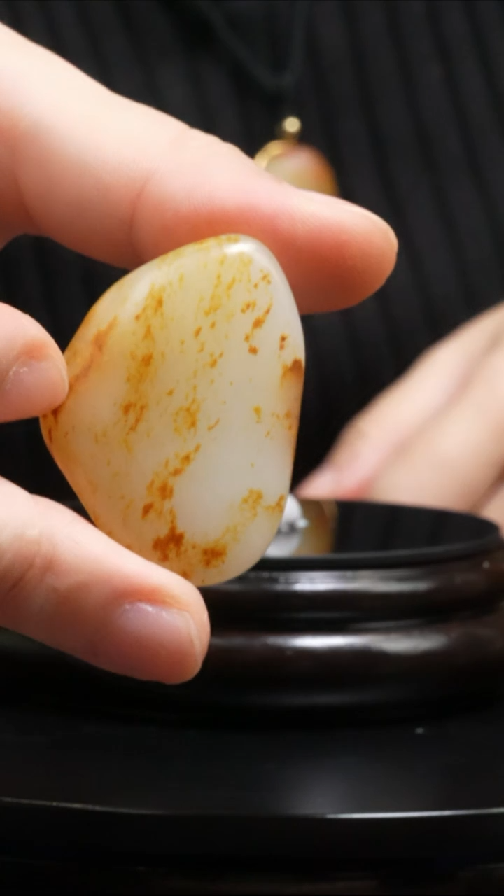 【闪购商品】和田玉吊坠(不含链)未镶嵌27.7g和田玉原石