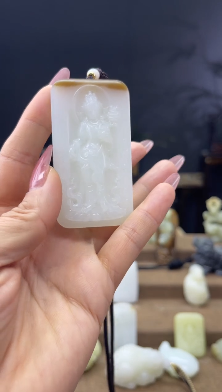 颈饰未镶嵌和田玉1