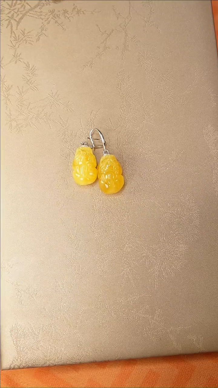 【闪购商品】琥珀耳饰银S925镶嵌耳饰