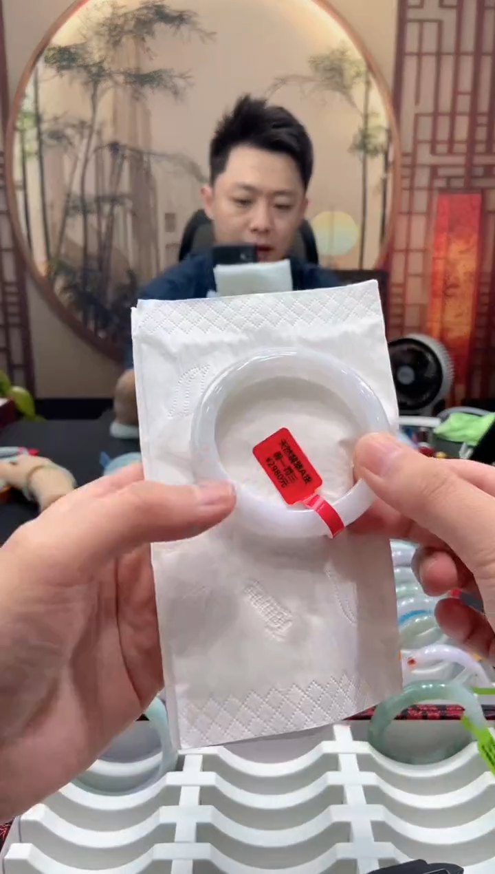 未镶嵌手镯翡翠000056893