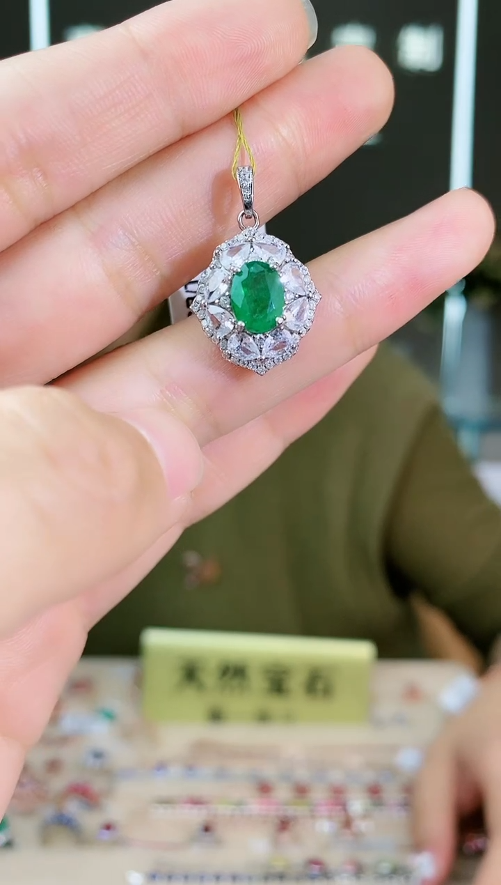 【闪购商品】祖母绿颈饰银S925镶嵌颈饰