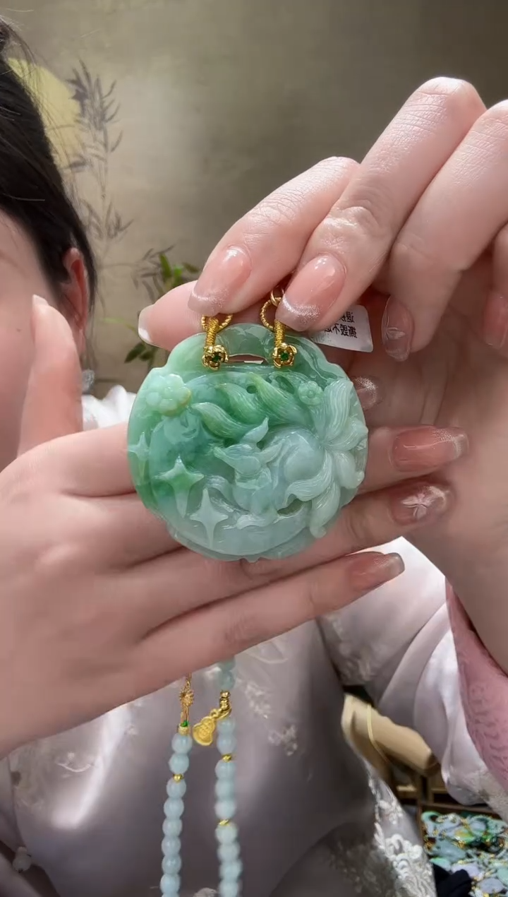 【闪购商品】翡翠颈饰未镶嵌吊坠