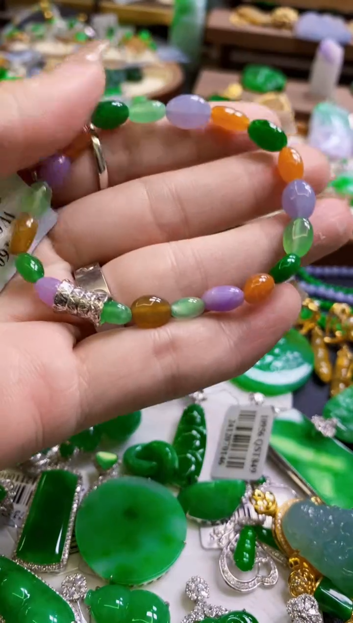 【闪购商品】定制翡翠18K金镶嵌吊坠