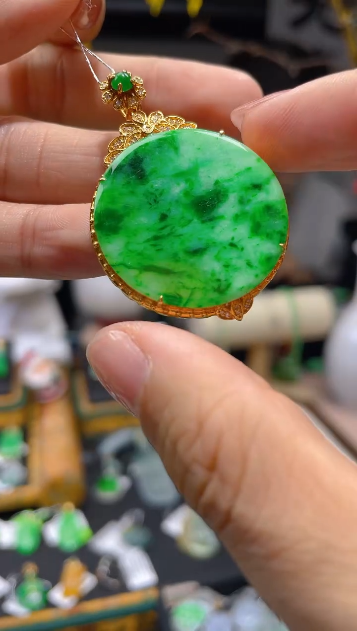 【闪购商品】翡翠颈饰18K金镶嵌假一赔三