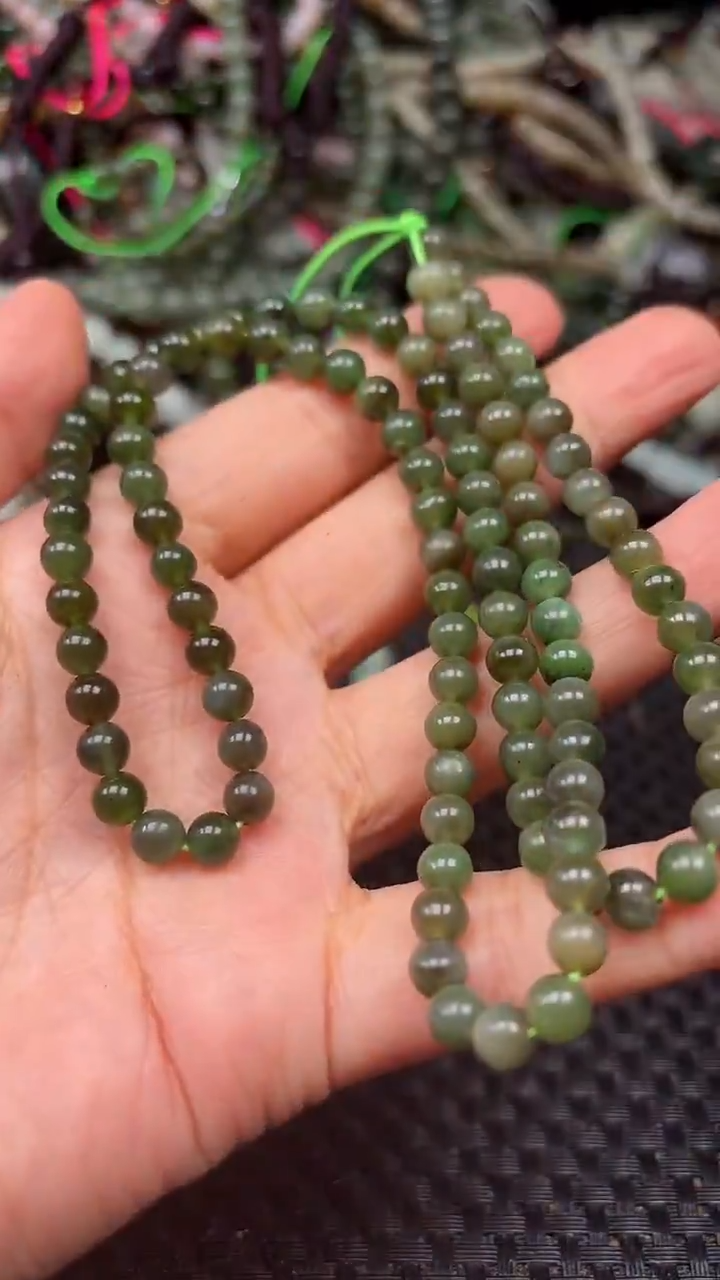 和田玉未镶嵌颈饰1