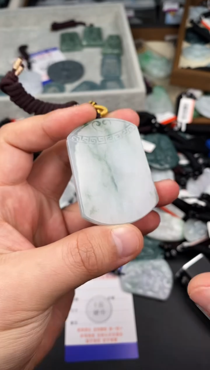 【闪购商品】翡翠颈饰未镶嵌  天然翡翠，一物一图