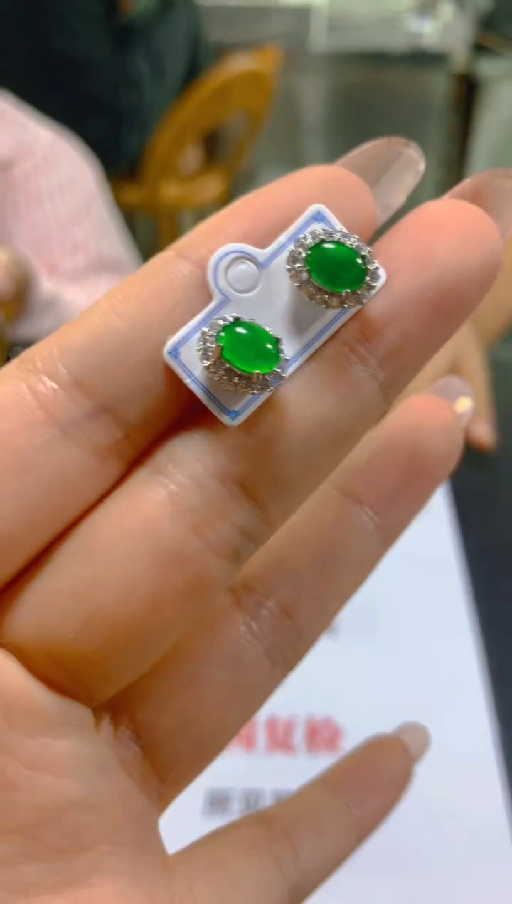翡翠未镶嵌耳饰多样性发一