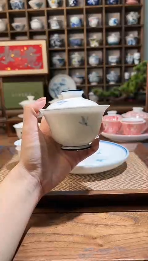 【闪购商品】手绘玉兰花大二才盖碗