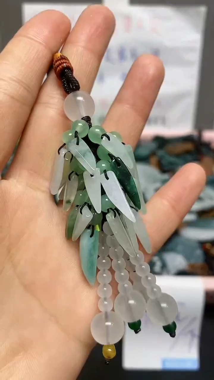 【闪购商品】翡翠颈饰未镶嵌天然翡翠A货