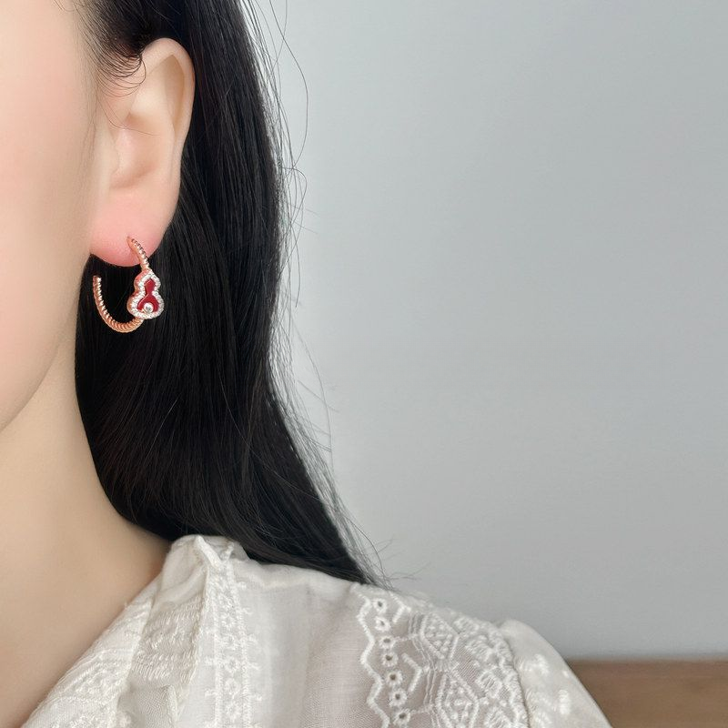 铜合金锆石耳饰 QIAN XI S925银针 葫芦红耳钉玫瑰金色时尚百搭