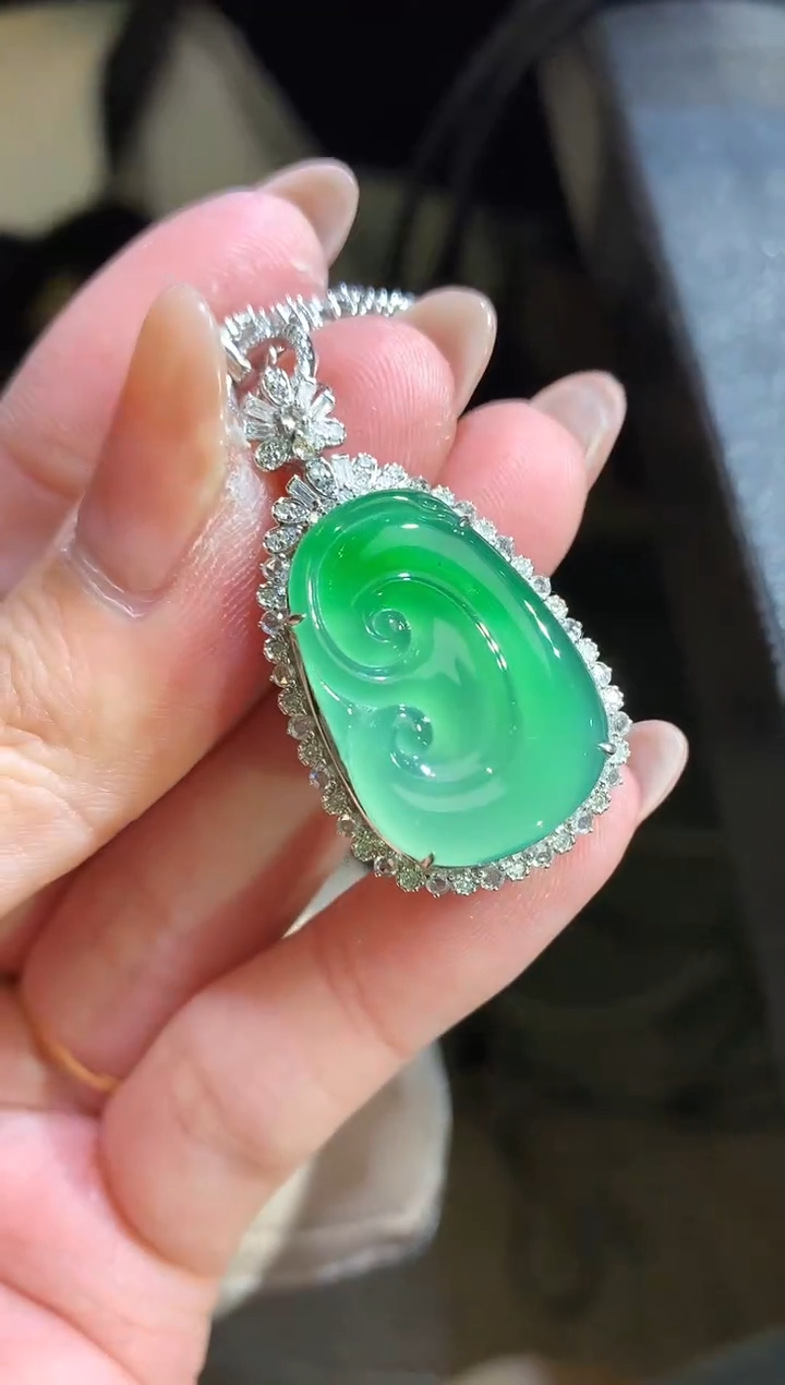 【闪购商品】翡翠吊坠(不含链)18K金镶嵌106-如意（不含链与扣头