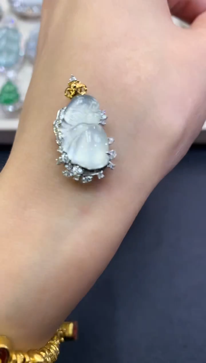 【闪购商品】翡翠吊坠(不含链)18K金镶嵌a133