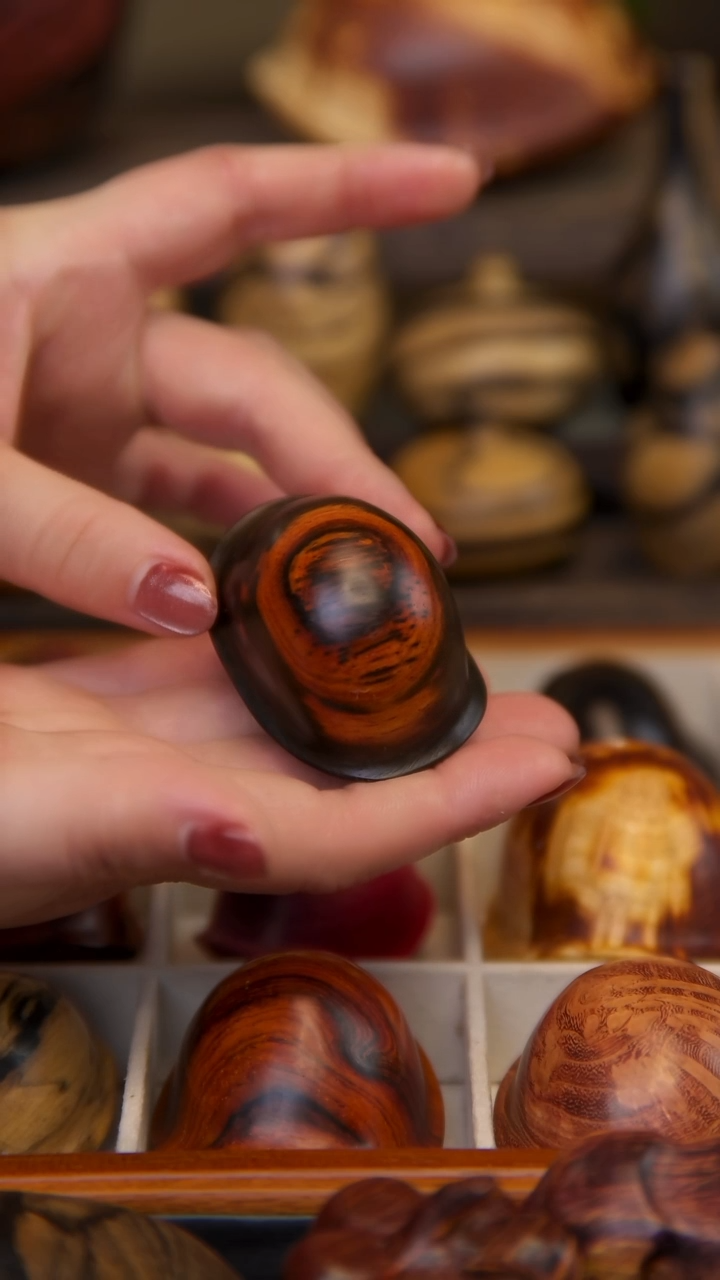 【闪购商品】木老挝大红酸枝富甲