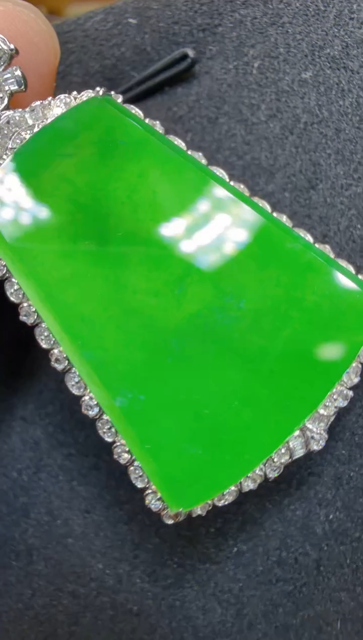 吊坠(不含链)18K金镶嵌翡翠多样性团购发一件