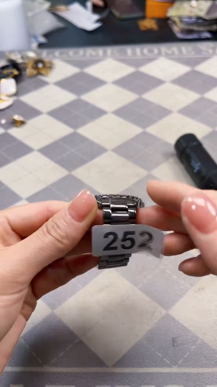 非金属无如图所示时尚饰品