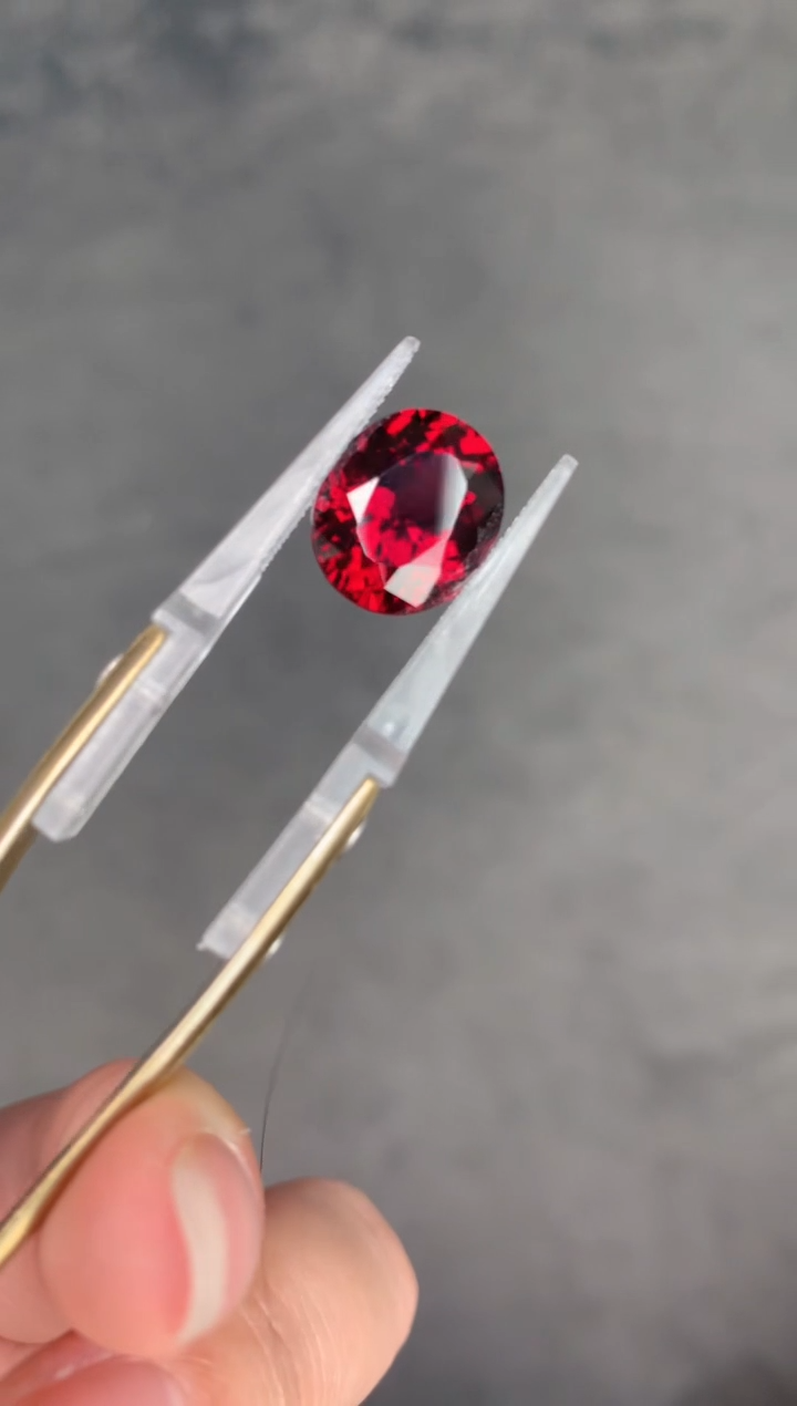 石榴石裸石未镶嵌8.7ct镁铝榴石