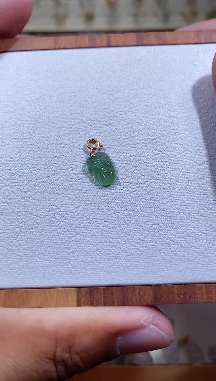 吊坠(不含链)18K金镶嵌翡翠111111