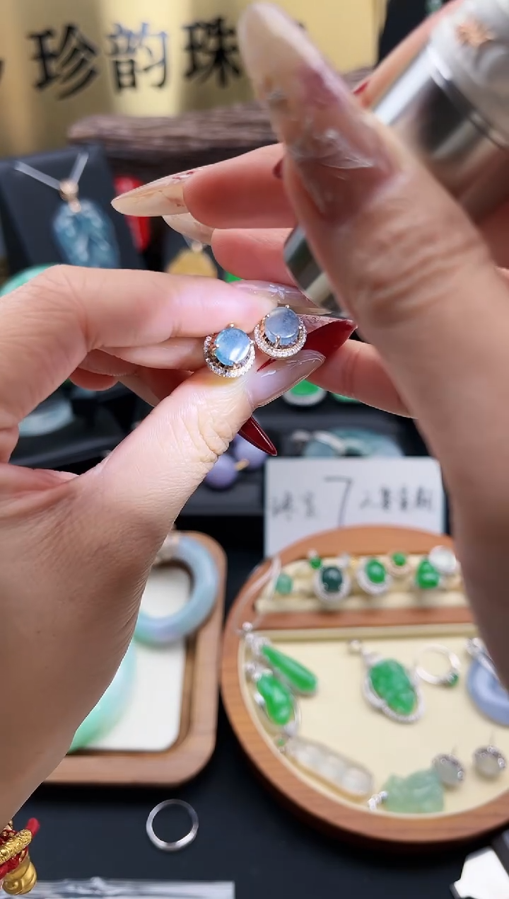 【闪购商品】翡翠耳饰18K金镶嵌翡翠耳钉